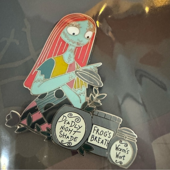 NWT. Disney Parks Nightmare Before Christmas 4 pin booster set of pins - Picture 7 of 14